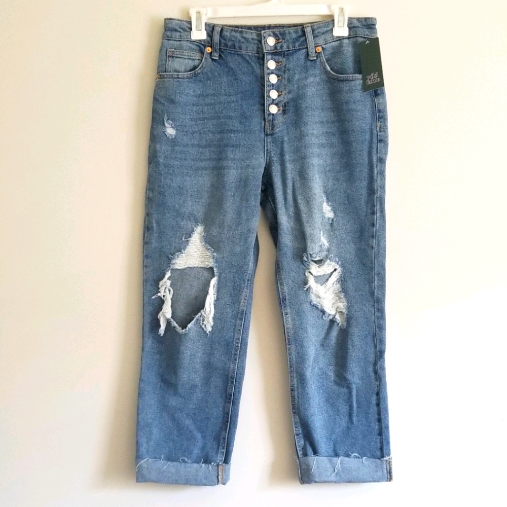 Distressed boyfriend jeans